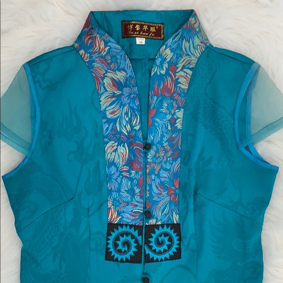 NWOT Traditional Singaporean top - Picture 2 of 3